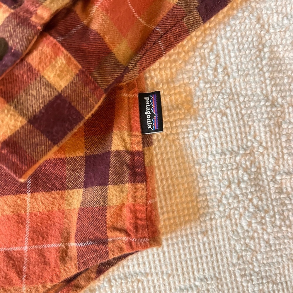 Patagonia Organic Cotton Midweight Fjord Flannel Shirt Womens Sz XS Orange Plaid - Picture 5 of 9